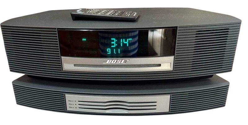 Photo 1 of BOSE WAVE MUSIC SOUND SYSTEM W REMOTE