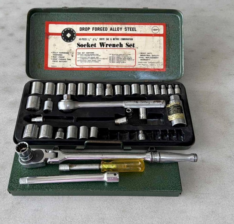 Photo 1 of ALLOY STEEL SOCKET WRENCH SETS