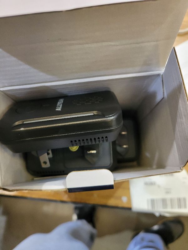 Photo 1 of 2025 Upgraded Ultrasonic Repeller & Insect Indoor Repeller, Ultrasonic and Repellent for Roach, Rodent, Mouse,Bugs,Mice,Spider,Ant,Electronic Plug in Pest Control,2 Mode Switching,6 Packs