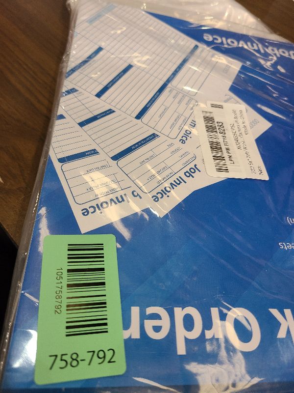 Photo 1 of 200 Set Job Work Order Forms Job Invoice Forms Invoice Receipt Book Contractor 8.5 * 11inch Work Order Receipt Book 2-Part Carbonless Forms for Small Business Suppliers Distributors (4 Book)