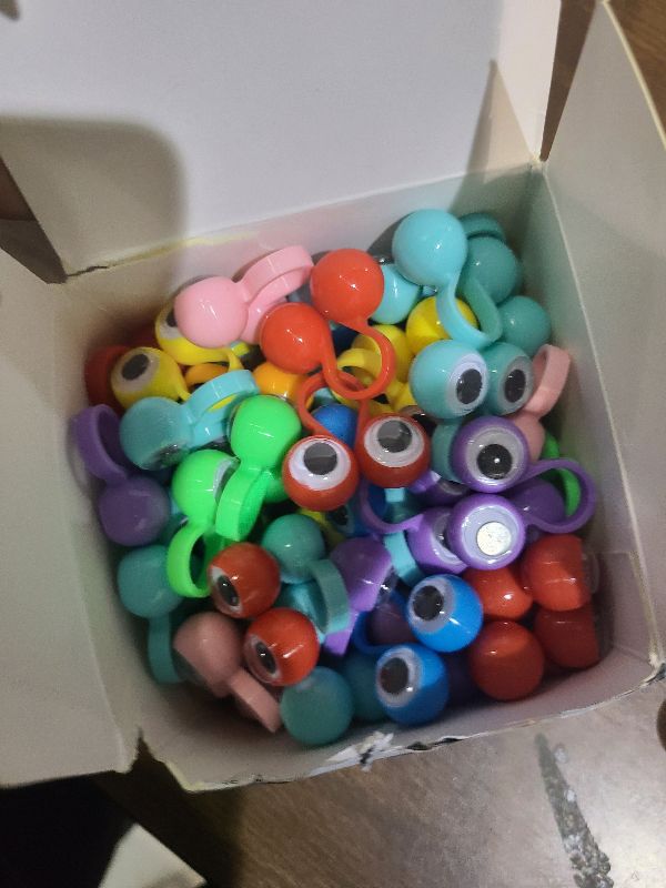 Photo 1 of 100 PCS Eye Finger Puppets Toys Set, Wiggly Eyeball Finger Puppet Eye On Rings for Kids, Party Favors for Boys Girls