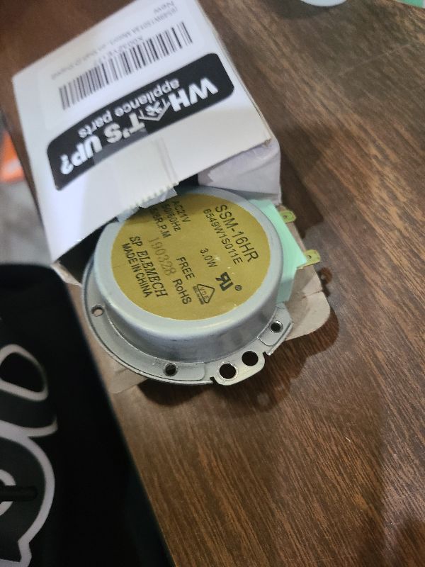 Photo 1 of [What's Up?] 6549W1S013A Motor 6549W1S013A (=6549W1S013K) New OEM Produced for LG Microwave Turntable Motor Replacement Part - SSM-16HR 120V 6 RPM 2.8W Plastic 3/8" Half Moon Shaft (D Shaped)
