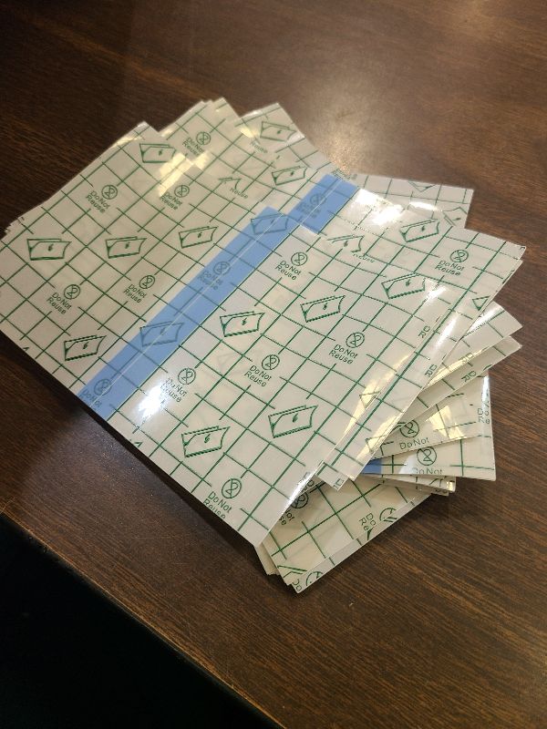 Photo 1 of 100 Pcs Transparent Stretch Adhesive Bandage,50 Pcs 5 * 8cm and 50 Pcs 10 * 15cm Waterproof Clear Adhesive Bandages, Second Skin Tattoo Cover, Waterproof Bandages for Swimming