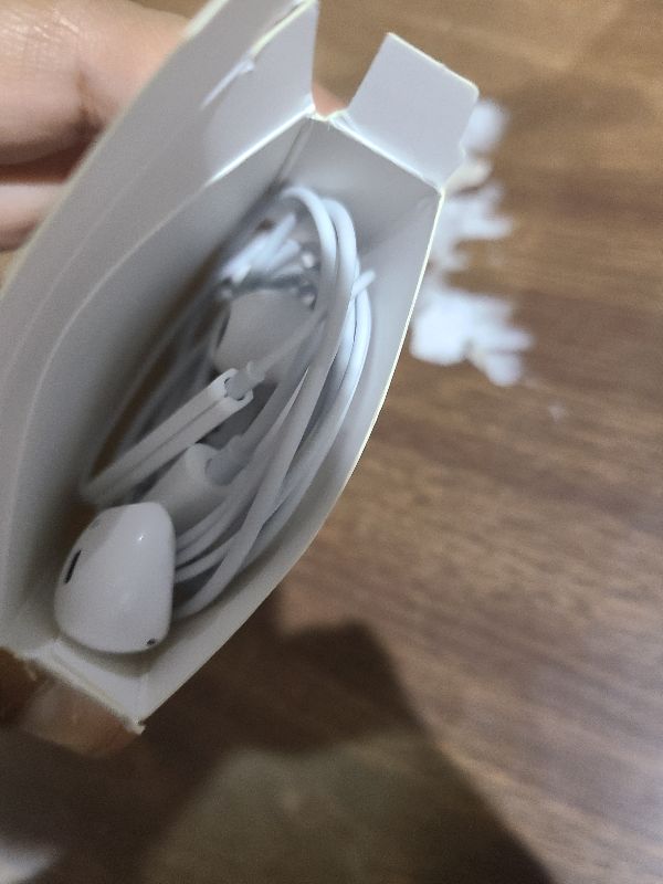 Photo 1 of 2 Packs USB C Headphones for iPhone 17/16/15 Pro Max Plus Type C Earphones with Microphone & Remote Noise Cancelling Earbuds for iPhone 17/16/15 Pro, iPad, Galaxy S23/S22/S21/S20/Ultra Note 10/20