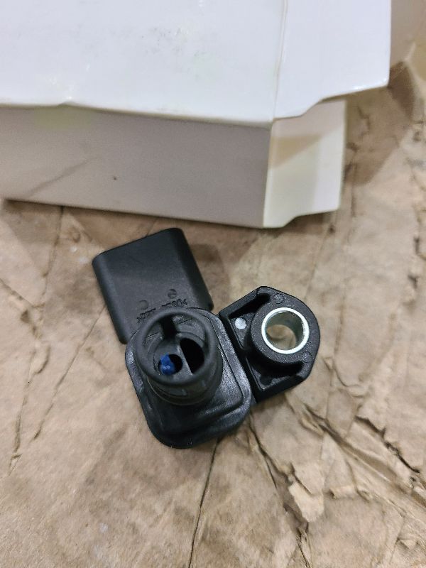 Photo 1 of 12681993 Intake Air Pressure and Temperature Sensor Compatible With Chevy GMC Silverado Malibu Equinox Cruze, Sierra 2500 3500, Cascada Encore, 12670600 12707766 Manifold Pressure (MAP) Sensor