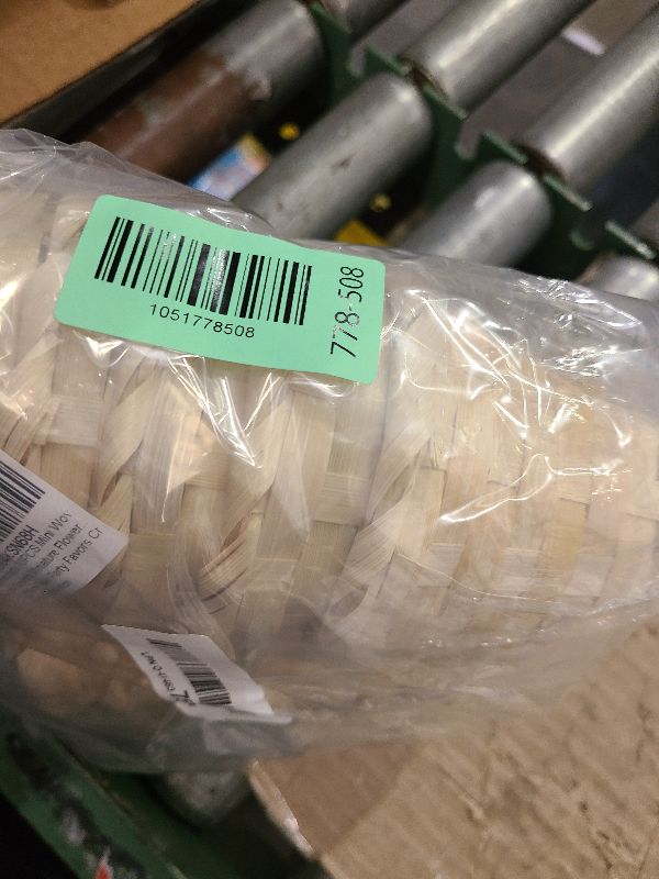 Photo 1 of 10PCS Mini Woven Baskets Miniature Flower Basket Mini Bamboo Picnic Basket Desktop Clutter Organizer Mini Grocery Basket for Desktop Storage Home Office Table Party Favors Crafts Decoration