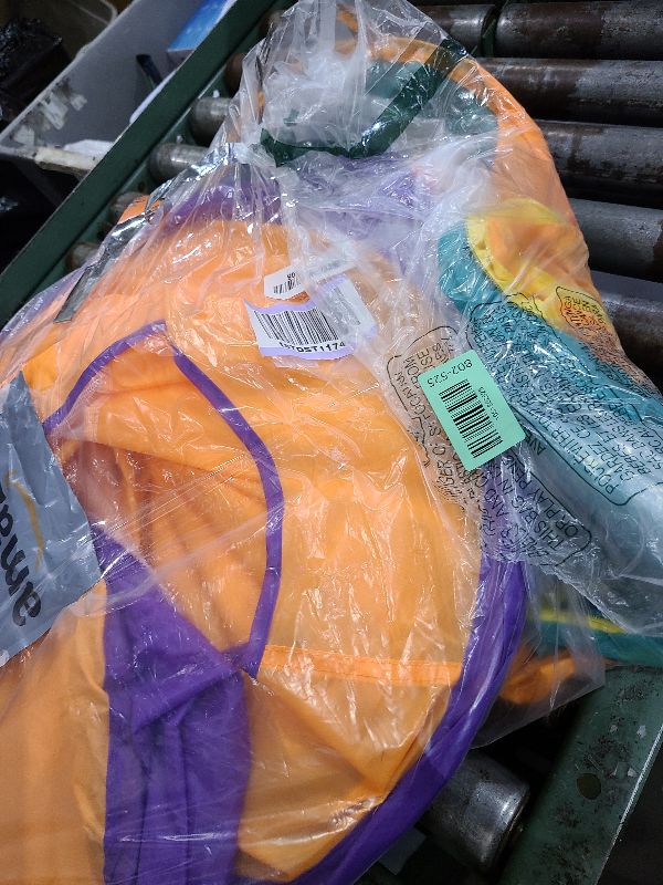 Photo 1 of 2 Pcs Kids Play Tent Pop Up Tent for Girls and Boys?Automatic Setup and Foldable Playhouse Castle Toys Outdoor and Indoor?Green+Orange?