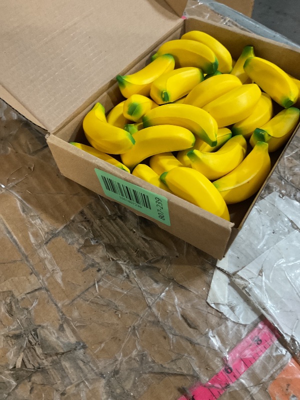 Photo 1 of (missing 2)Civaner 30 Pcs Banana Stress Toys Banana Stretchy Toys Stress Relief Balls Bulk Tiny Party Supplies PU Squeeze Balls for Anxiety 