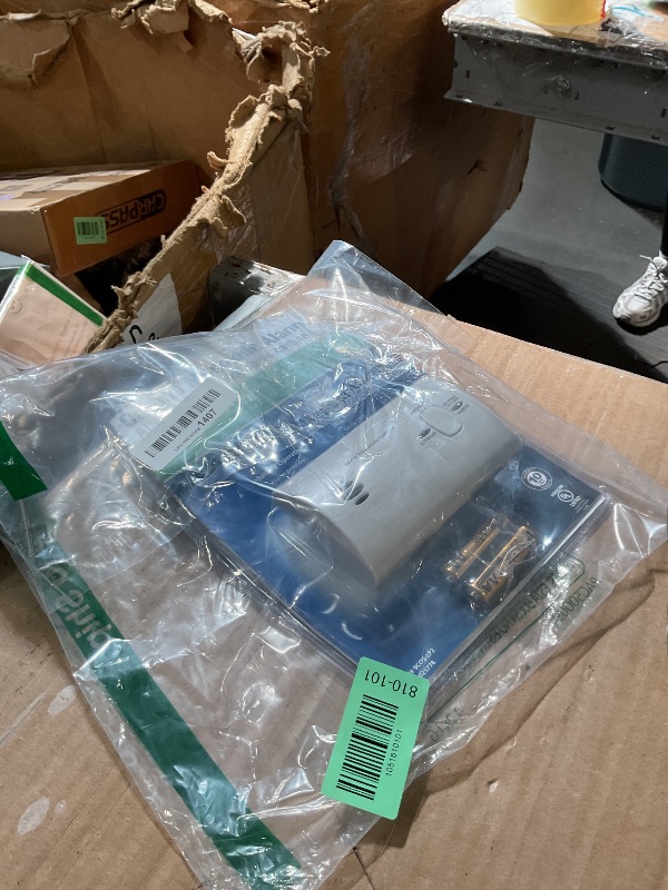 Photo 1 of (BAGGED) (UNTESTED) Kidde Carbon Monoxide Detector, Battery Powered CO Alarm with LEDs, Test-Reset Button, Low Battery Indicator, Portable