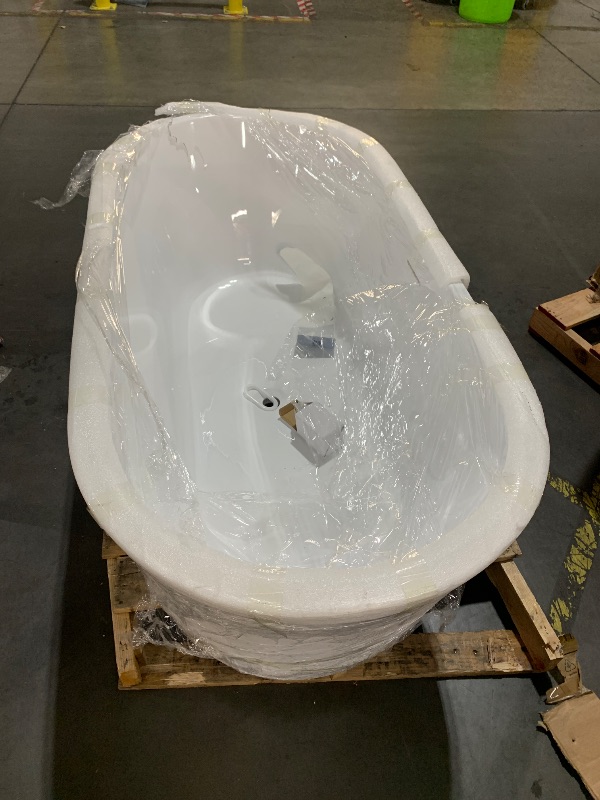 Photo 1 of ***DAMANGED ITEMS*** Yinzanw 67" Acrylic Free Standing Tub, Stand Alone Tub, Freestanding Bathtub, Soaking Bathtub, cUPC Certified, SW(Glossy White)