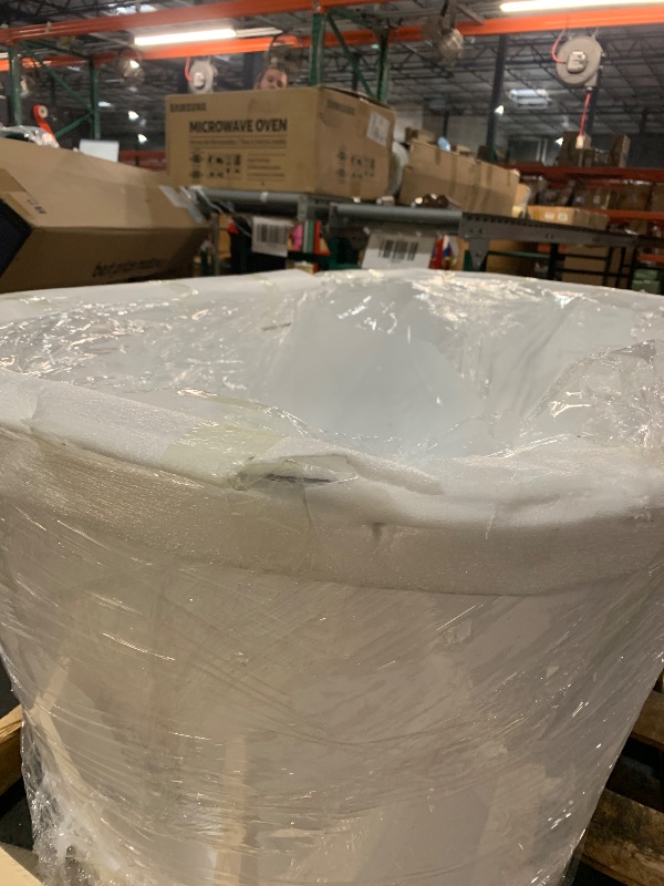 Photo 1 of ***DAMANGED ITEMS*** Yinzanw 67" Acrylic Free Standing Tub, Stand Alone Tub, Freestanding Bathtub, Soaking Bathtub, cUPC Certified, SW(Glossy White)