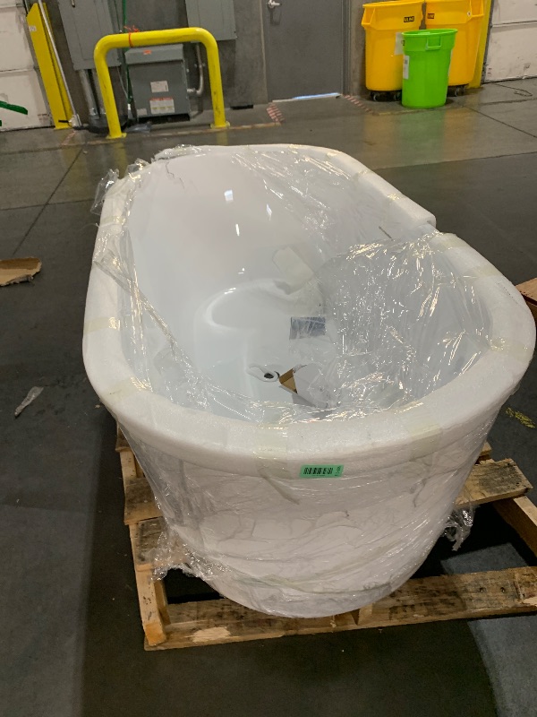 Photo 1 of ***DAMANGED ITEMS*** Yinzanw 67" Acrylic Free Standing Tub, Stand Alone Tub, Freestanding Bathtub, Soaking Bathtub, cUPC Certified, SW(Glossy White)