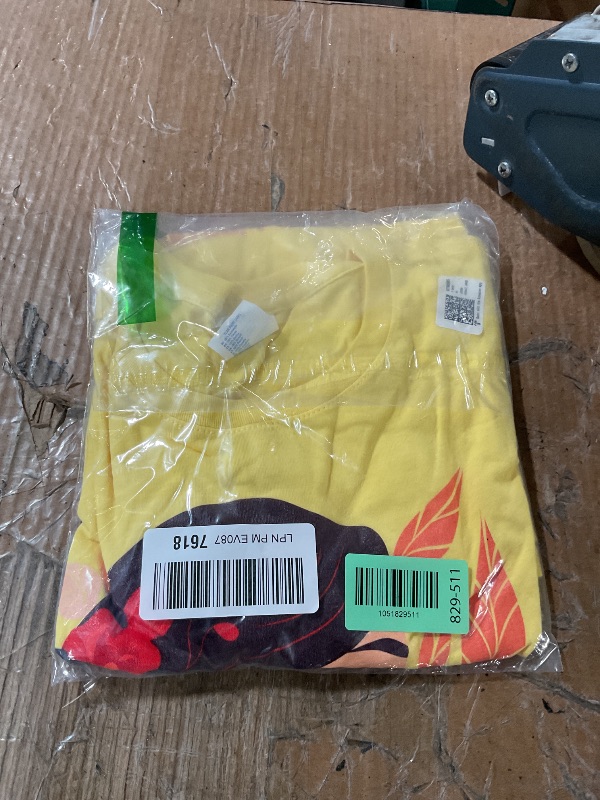 Photo 1 of * yellow *
Latina Educated Powerful Proud Women's X-Small Black Modern Classic T-Shirt size large