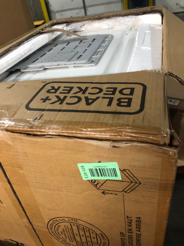 Photo 1 of (used)(damaged)(sold for parts) BLACK+DECKER 0.9 Cu. Ft. Portable Washer, 6.6 lb. Capacity Washing Machine for Homes & Apartments, 5 Wash Cycles