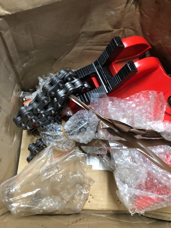 Photo 1 of ***PARTS ONLY***Mophorn Screw Bench Chain Vise 1/8 to 5-Inch Pipe Capacity, Heavy Duty Bench Chain Pipe Vise with Crank Handle, Neoprene-Coated Jaw, Cast Iron Material Ideal for a Variety of Pipe