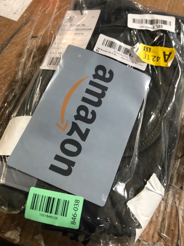 Photo 1 of (BAGGED) (USED/FAIR) OIWAS Messenger Bag for Men, 15.6 Inch Laptop Crossbody Bags Women Casual Satchel Shoulder Bag College Travel Office Briefcase (15.6 Inch, Dark Green)