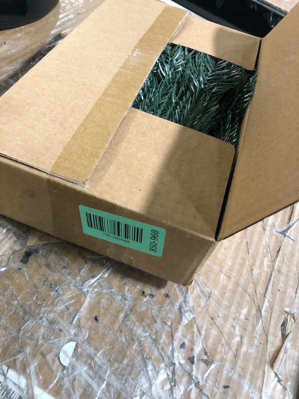 Photo 1 of (USED/FAIR) Hananona 50 Pcs Artificial Pine Branches Green Plants Pine Needles DIY Accessories for Garland Wreath Christmas and Home Garden Decor (50, Green)