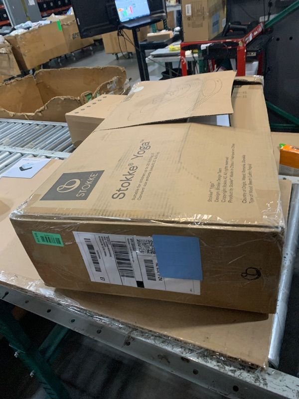 Photo 1 of (item incomplete) Playtex Diaper Genie Complete Pail with Built-In Odor Controlling Antimicrobial, Includes Pail & 1 Refill, White , 8.36 Pound