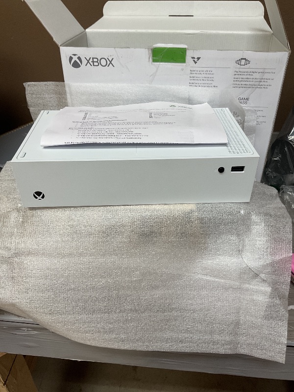 Photo 1 of SELLING FOR PARTS …..Xbox Series S - All Digital Gaming Console - 512GB SSD - Includes Wireless Controller - 120FPS (Renewed Premium)