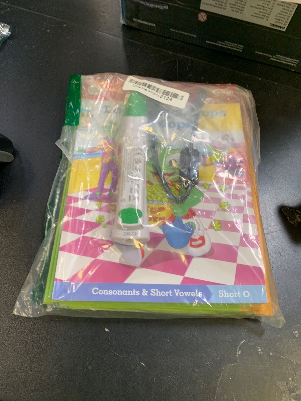 Photo 1 of LeapFrog LeapReader System Learn to Read 10 Book Bundle