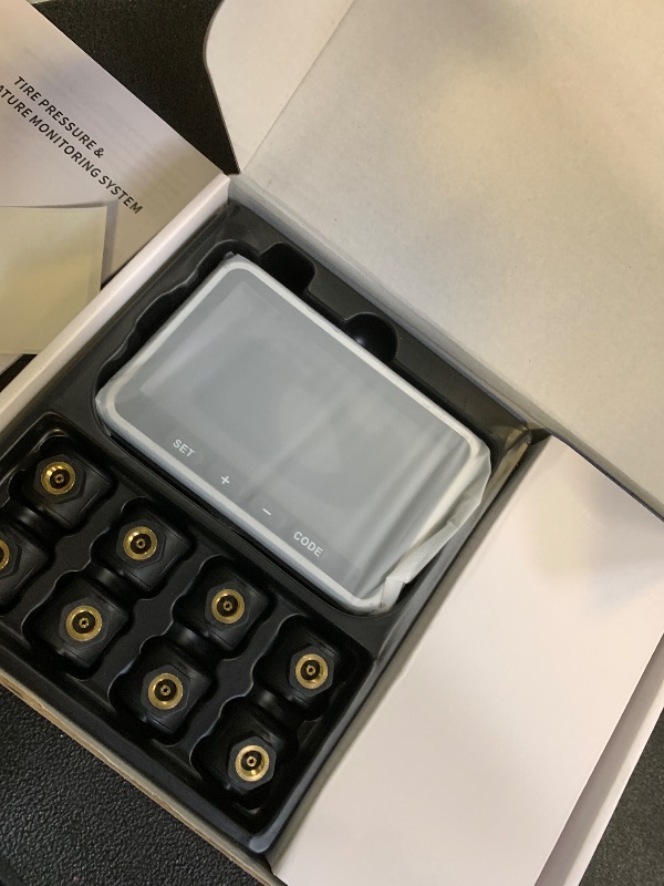 Photo 1 of NLNE Tire Pressure Monitoring System for Trailer/Semi Truck,4.5" TPMS with 18 Flow Thru Sensors 0-199PSI, No Removal Inflation,6 Alerts Monitor,Signal Booster,Long Sensing Distance,4-22 Sensors