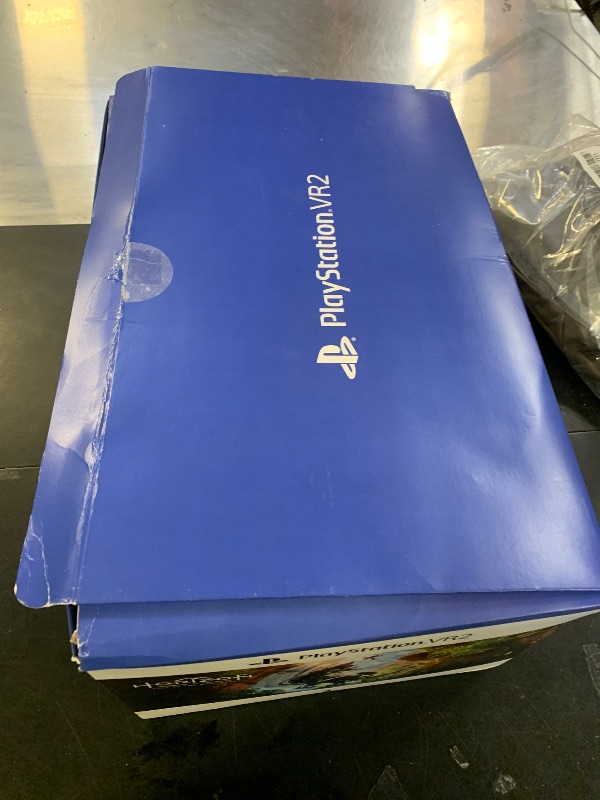 Photo 1 of PlayStation VR2 Horizon Call of The Mountain™ Bundle (PSVR2)