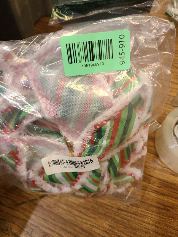 Photo 1 of 12 PCS Red White Green Christmas Bows 6 Inch Large Wreaths Bows for Christmas Tree Gift Wrapping Garland Xmas Tree Bow Ribbon Ornaments for Christmas Decoration Holiday Basket Christmas New Year Party