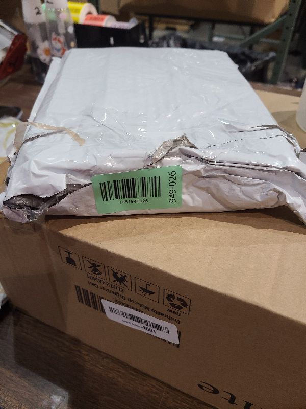 Photo 1 of 12PCS Candy Boxes with Lid Candy Containers for Ramadan Eid Mubarak Islamic Party Decor Treat Boxes Wedding Favor Boxes Decorating Ornament Container Storage Container Candy Jars for Party