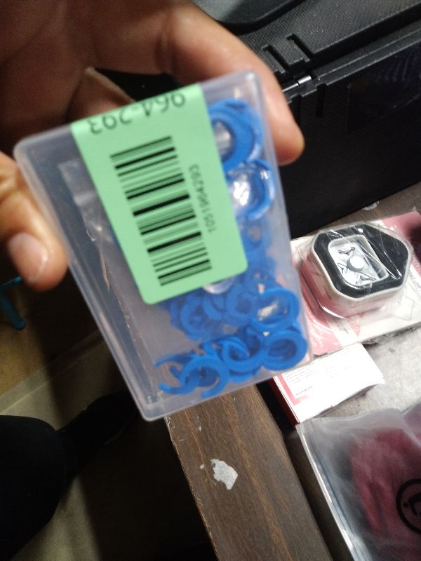 Photo 1 of 100Pcs 1/4 Inch 3/8 InchLocking Clips Clamps, Quick Connect Fittings Clamps for RO Reverse Osmosis Water Filter Fittings (1/4Inch and 3/8Inch)