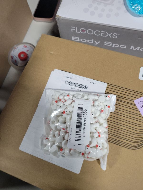 Photo 1 of 100 Pcs Mini Resin Ducks Tiny Ducks Miniature Duckies Bulk Figures for Garden Micro Landscape Home Prank Game Micro Landscape Aquarium Dollhouse Ornament DIY Handmade School (White)
