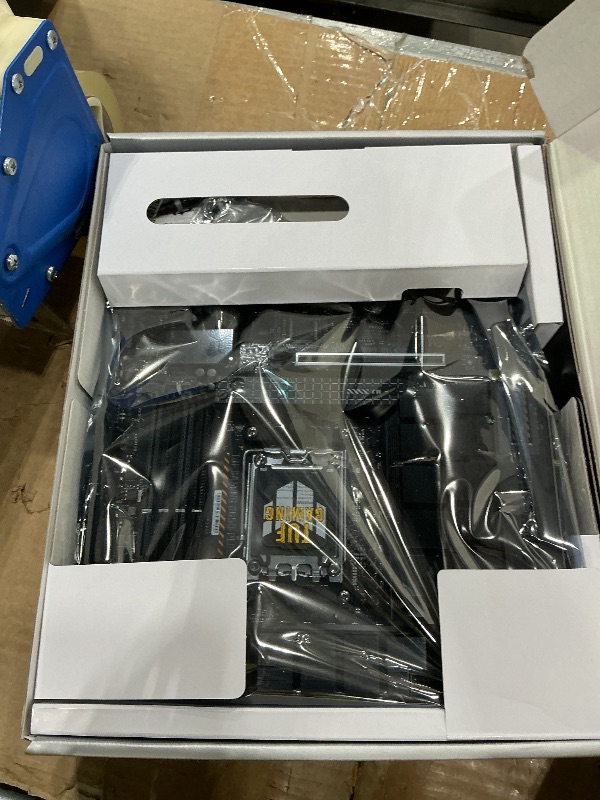 Photo 1 of **MISSING PARTS**
ASUS TUF Gaming B650-PLUS WiFi AMD B650 AM5 Ryzen™ Desktop 9000 8000 and 7000 ATX Motherboard, 14 Power Stages, PCIe® 5.0 M.2, DDR5 Memory, WiFi 6 and 2.5 Gb Ethernet, USB4® Support Aura Sync