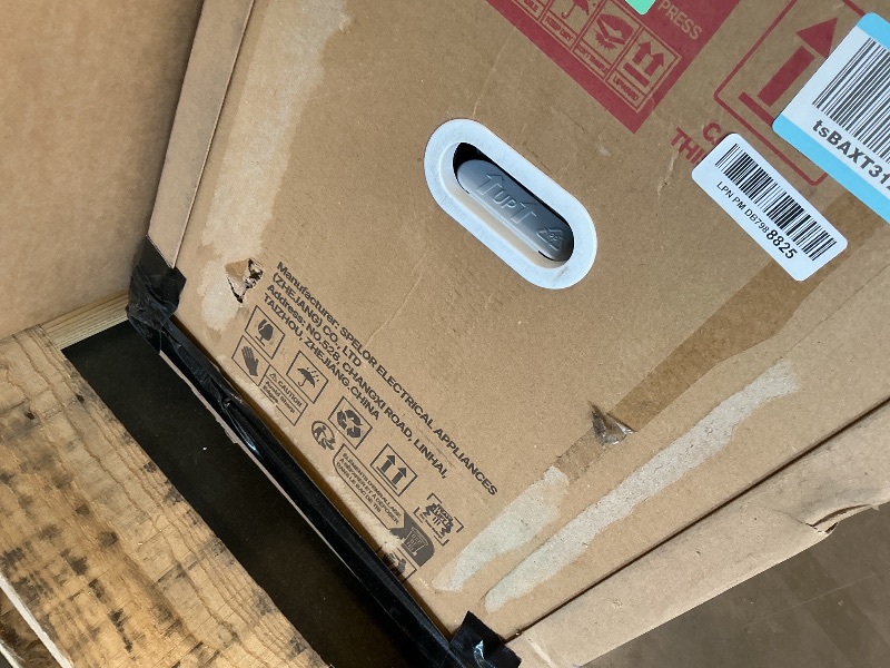 Photo 1 of (3/22/2026 ***DAMAGED AND LEAKS***) VEVOR Slushie Machine, 4L/135oz x 2 Tank Slushy Machine for Home, No Ice Needed Frozen Drink Maker, Margarita Maker with Self-Cleaning, for Frozen Margaritas, Frappés, Milkshake & More