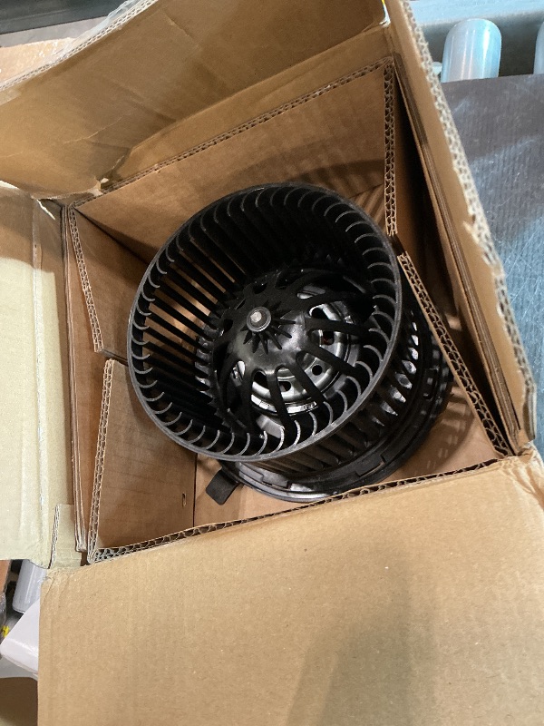 Photo 1 of ** SOLD AS IS NO EFUND/RETURN** SEE COMMENTS!
Front HVAC Heater Blower Motor with Fan Assembly Fit for 2002-2006 Jeep Wrangler, 2002-2007 Jeep Liberty, Replaces 700154 5066553AA 615-00680, Air Automotive Replacement
