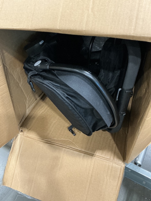 Photo 1 of ** sold as is no refund/return** Evenflo Pivot Xpand Modular Travel System with LiteMax Infant Car Seat (Ayrshire Black)