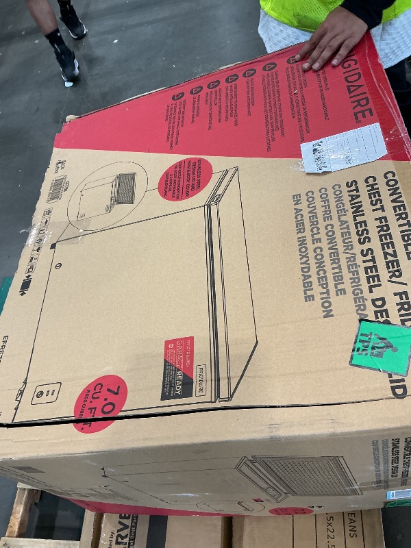 Photo 1 of *USED*
FRIGIDAIRE Chest Deep Freezer, 7 Cu. Ft, Black Adjustable Thermostat-Removable Vinyl Coated Wire Basket-Easy Defrost Drain, Eye-Catching Stainless Steel Top Door- Garage Ready