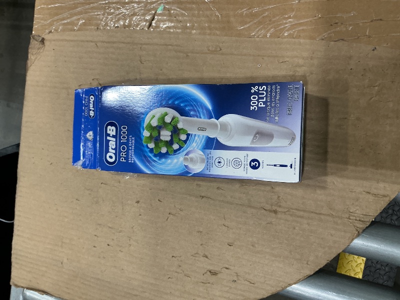 Photo 1 of **UNTESTED**
Oral-B Pro 1000 Rechargeable Electric Toothbrush, White