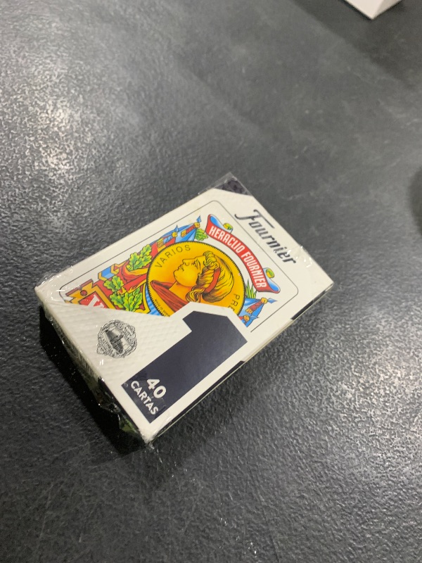 Photo 1 of Heraclio Fournier F20984 No. 1 Spanish Playing Cards