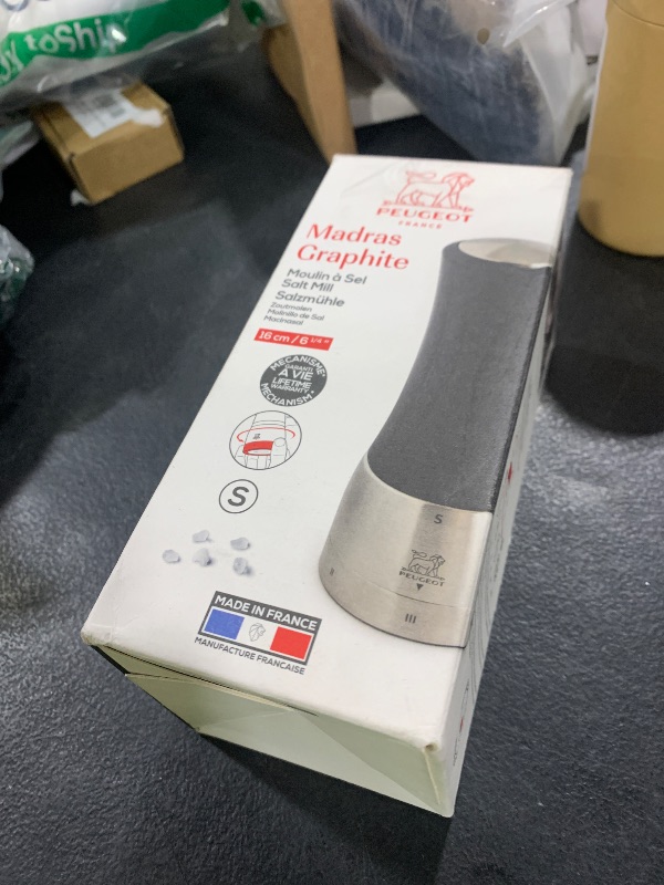 Photo 1 of Peugeot - Madras u'Select Manual Salt Mill - Adjustable Grinder - Stainless Steel & Beechwood, Graphite