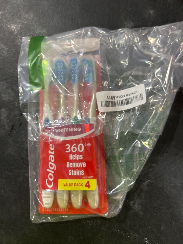 Photo 1 of Colgate 360 Optic White Whitening Toothbrush, Soft - 4 Count