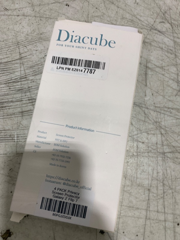 Photo 1 of Diacube 4 PACK for Samsung Galaxy Z Flip 7 Privacy Screen Protector [25° Anti Spy] 2 Inside + 2 Front TPU Films, Self-Healing, Easy Install with Alignment Jig, Case Friendly, 3H Hardness