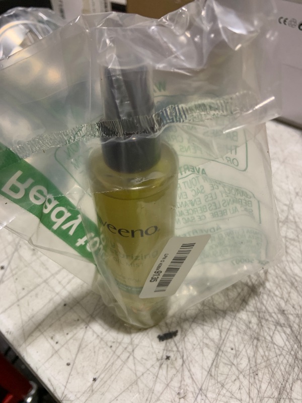 Photo 1 of Aveeno Daily Moisturizing Dry Body Oil Mist with Oat & Jojoba Oil for Dry, Rough, Sensitive Skin, Lightweight, Non-Greasy, Body Spray, Paraben, Silicone & Phthalate-Free, 6.7 fl oz