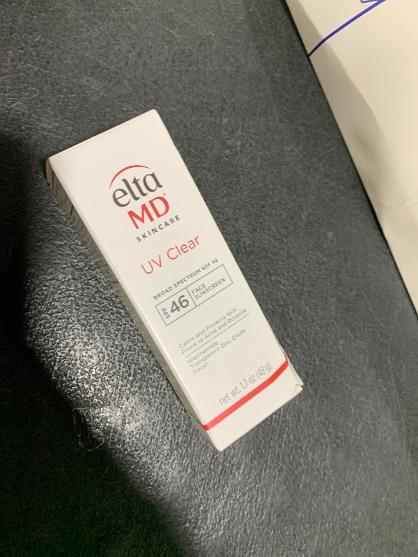 Photo 1 of EltaMD UV Clear Face Sunscreen SPF 46, Oil Free for Face with Zinc Oxide, Dermatologist Recommended Sunscreen Lotion, For Acne-Prone Sensitive Skin, 1.7 oz Pump