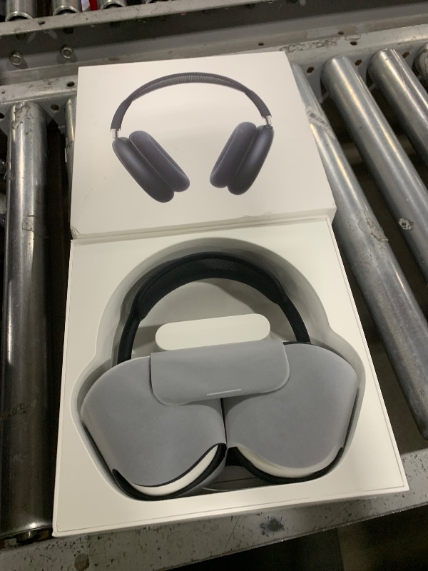 Photo 1 of Apple AirPods Max Wireless Over-Ear Headphones, Pro-Level Active Noise Cancellation, Transparency Mode, Personalized Spatial Audio, USB-C Charging, Bluetooth Headphones for iPhone - Midnight