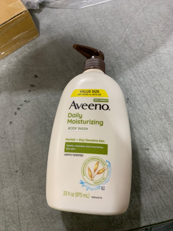 Photo 1 of Aveeno Daily Moisturizing Body Wash for Women and Men for Dry & Sensitive Skin, Paraben, Soap & Dye-Free, Gentle Shower Cleanser, Dermatologist Recommended Brand, Lightly Scented, 33 Fl Oz