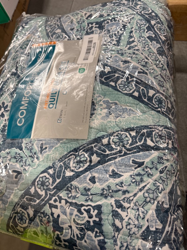 Photo 1 of Comfort Spaces Reversible Quilt Set-Vermicelli Stitching Design All Season, Lightweight, Coverlet Bedspread Bedding, Matching Shams, Twin/Twin XL (66 in x 90 in), Gloria Damask Aqua 2 Piece