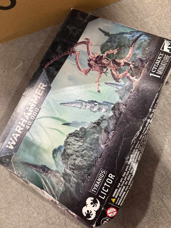 Photo 1 of Games Workshop - Warhammer 40,000 - Tyranids: Lictor Age 14+