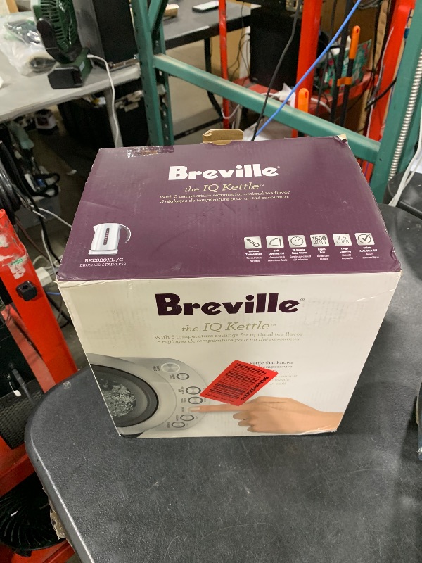 Photo 1 of Breville BKE820XL IQ Kettle Water Heater, 7 Cup, Brushed Stainless Steel