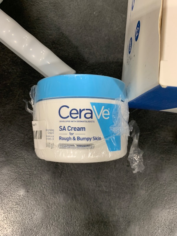 Photo 1 of CeraVe Moisturizing Cream with Salicylic Acid, Exfoliating Body Cream with Lactic & Hyaluronic Acid, Niacinamide, and Ceramides, Fragrance Free & Allergy Tested, 12 Ounce