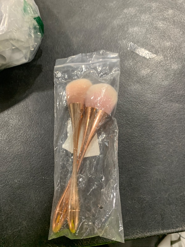 Photo 1 of BEATURE 2 Pieces Large Mineral Powder Brushes, Soft Fluffy Makeup Brushes for Foundation, Blush and Highlighter, Professional Makeup Set for Blending, Buffing, Contour Formation (Rose Gold)