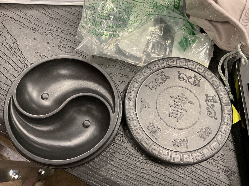 Photo 1 of NUOBESTY Inkstone Chinese Ink Calligraphy Ink Stone Calligraphy Ink Dish with Lids Chinese Calligraphy Natural Japanese Ink Drawing Tool Round Student Composite Material